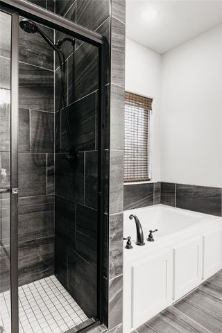 438 N Reeds Bridge Drive, Fayetteville, AR 72704