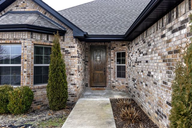 438 N Reeds Bridge Drive, Fayetteville, AR 72704
