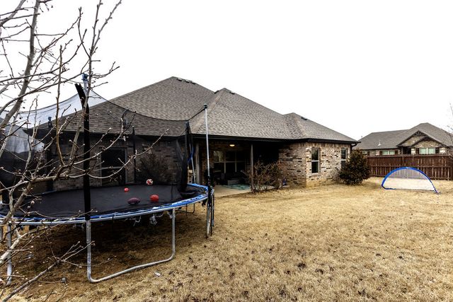 438 N Reeds Bridge Drive, Fayetteville, AR 72704