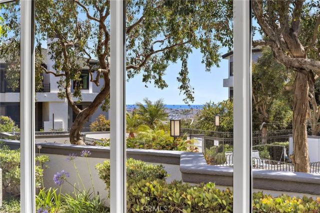 280 Cagney Lane 211, Newport Beach, CA 92663