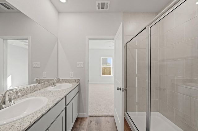 317 Bennett Street, Angleton, TX 77515