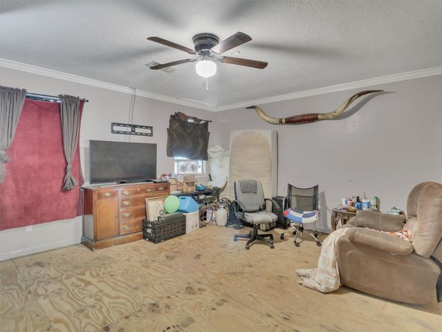 253 Road 3800 N, Cleveland, TX 77328