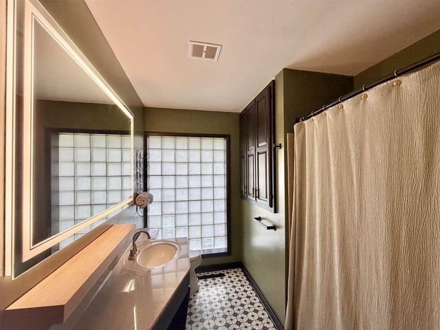 826 E Post Road, Beloit, WI 53511