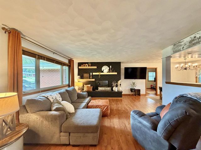 826 E Post Road, Beloit, WI 53511