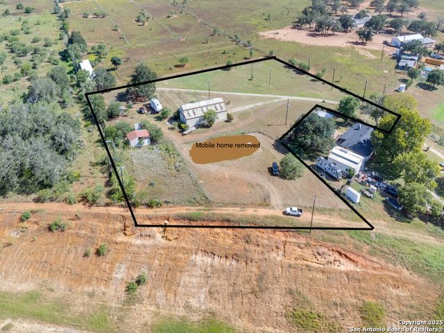 819 us highway 87, Stockdale, TX 78160