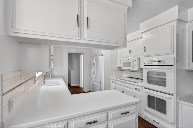 17259 Rayen Street, Sherwood Forest, CA 91325