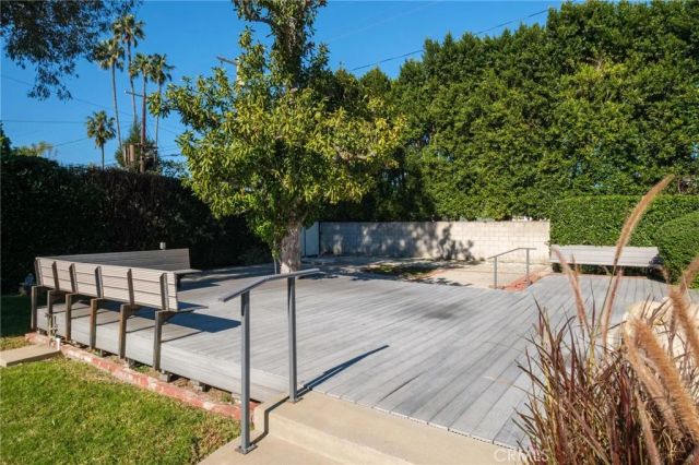 17259 Rayen Street, Sherwood Forest, CA 91325