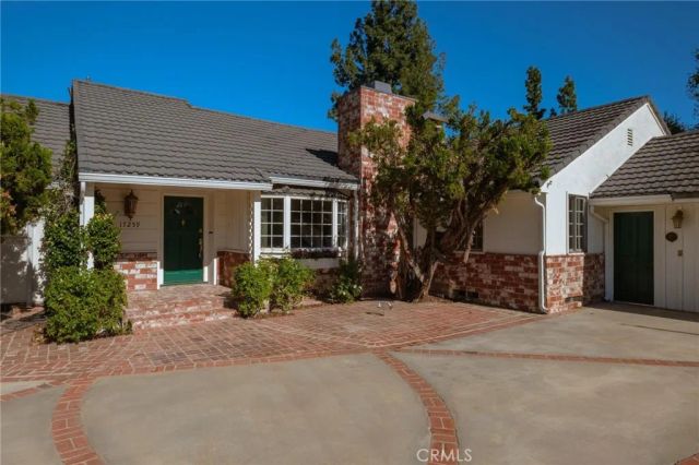 17259 Rayen Street, Sherwood Forest, CA 91325