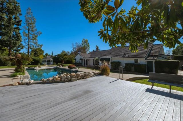 17259 Rayen Street, Sherwood Forest, CA 91325