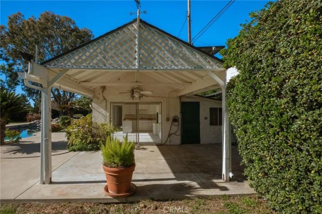 17259 Rayen Street, Sherwood Forest, CA 91325