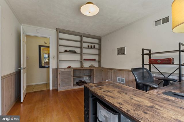 1007 WESTBRIAR DR NE, Vienna, VA 22180