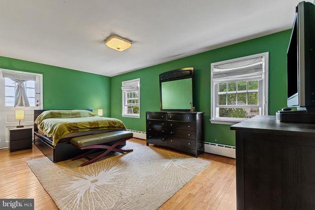 1007 WESTBRIAR DR NE, Vienna, VA 22180
