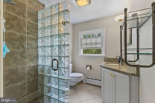 1007 WESTBRIAR DR NE, Vienna, VA 22180
