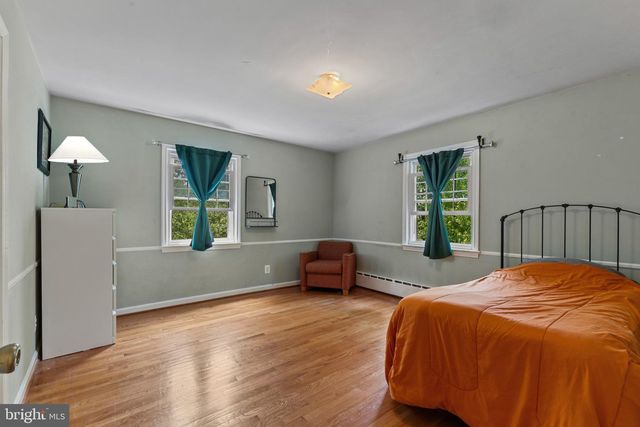 1007 WESTBRIAR DR NE, Vienna, VA 22180