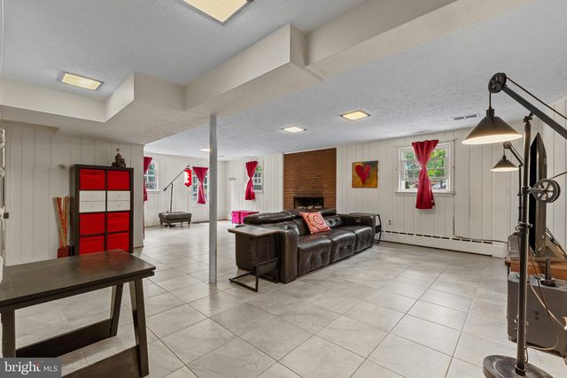 1007 WESTBRIAR DR NE, Vienna, VA 22180
