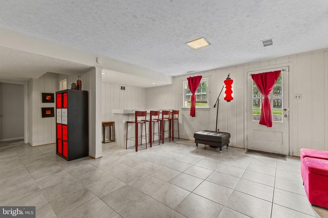 1007 WESTBRIAR DR NE, Vienna, VA 22180
