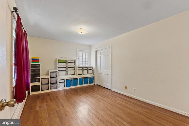 1007 WESTBRIAR DR NE, Vienna, VA 22180