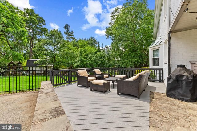 1007 WESTBRIAR DR NE, Vienna, VA 22180