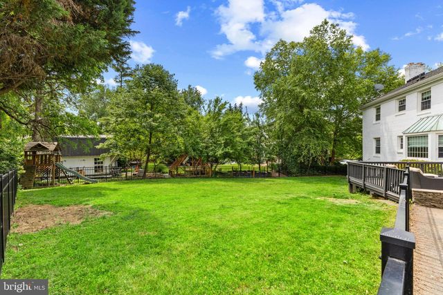 1007 WESTBRIAR DR NE, Vienna, VA 22180