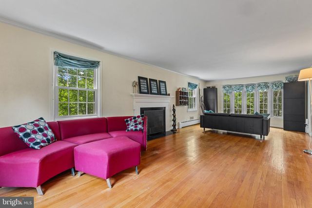 1007 WESTBRIAR DR NE, Vienna, VA 22180