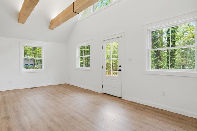 10 Glen Drive, Barnstead, NH 03225
