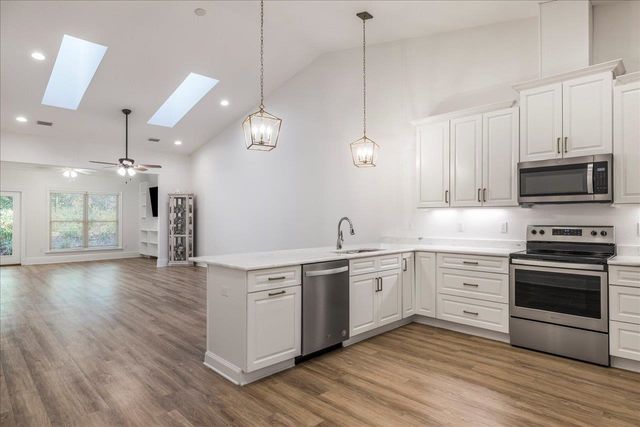 1544 Miccosukee Loop, Tallahassee, FL 32308