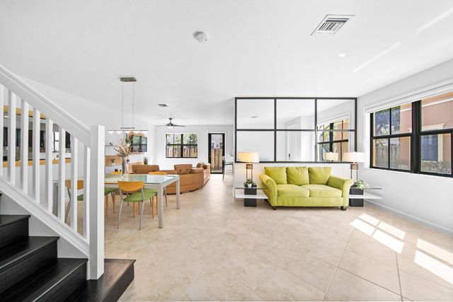 8440 Lakeview Trail, Parkland, FL 33076