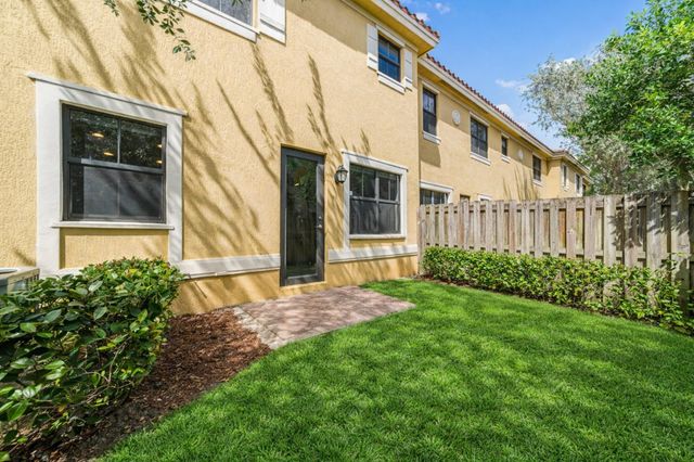 8440 Lakeview Trail, Parkland, FL 33076