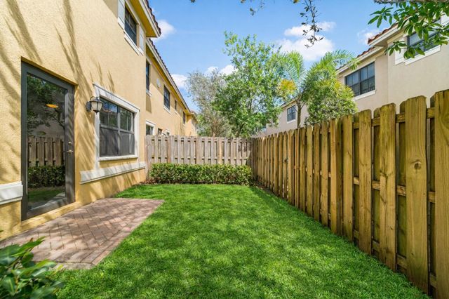 8440 Lakeview Trail, Parkland, FL 33076