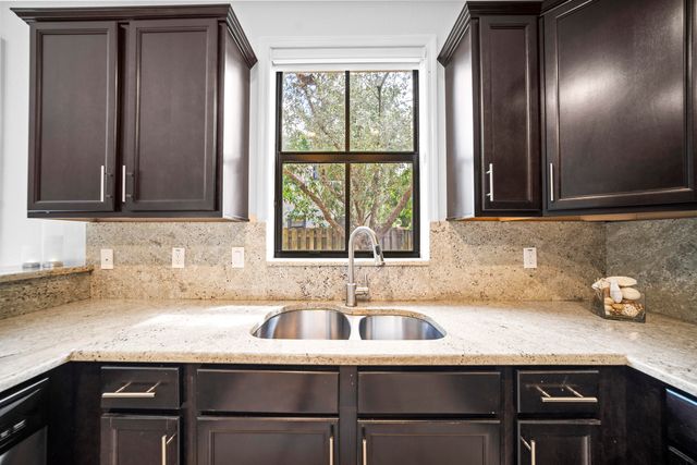 8440 Lakeview Trail, Parkland, FL 33076