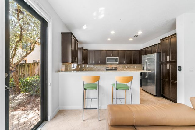 8440 Lakeview Trail, Parkland, FL 33076