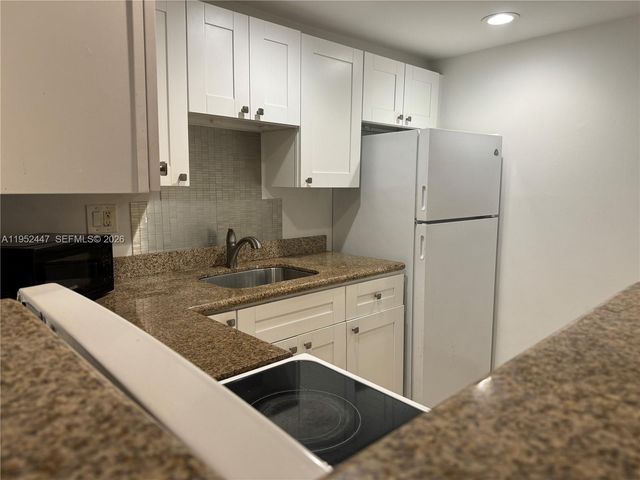 8605 SW 68th Ct 4, Pinecrest, FL 33156