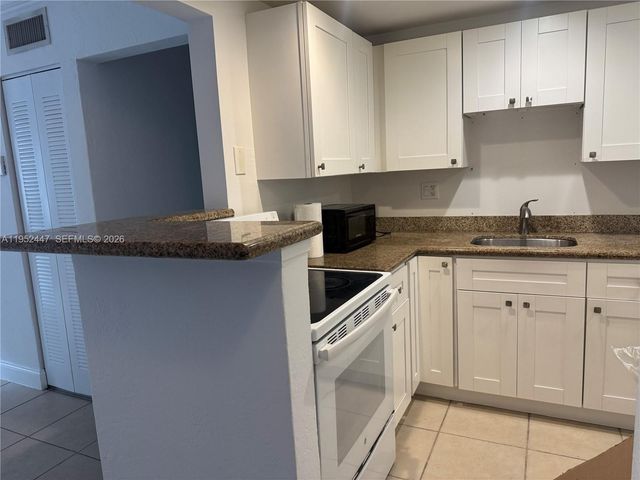 8605 SW 68th Ct 4, Pinecrest, FL 33156