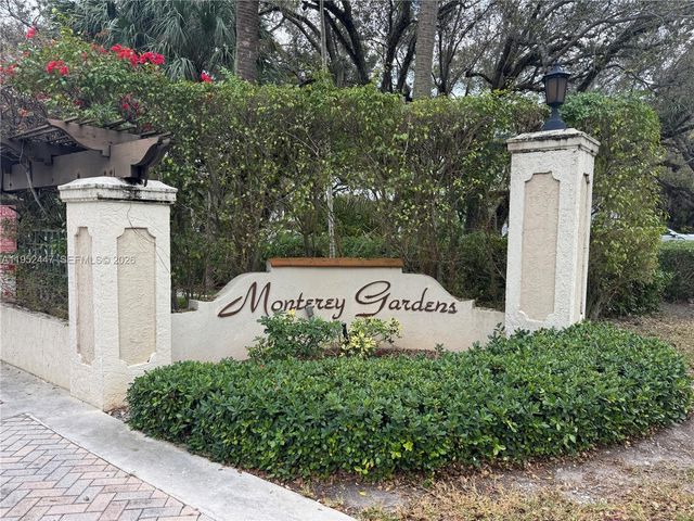 8605 SW 68th Ct 4, Pinecrest, FL 33156