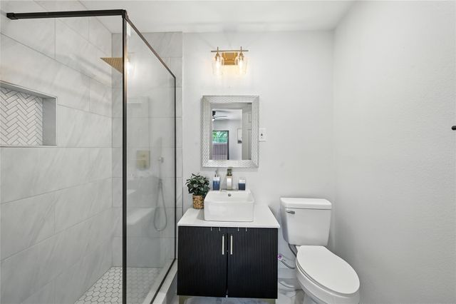 6 Park Lane, Bedford, TX 76021
