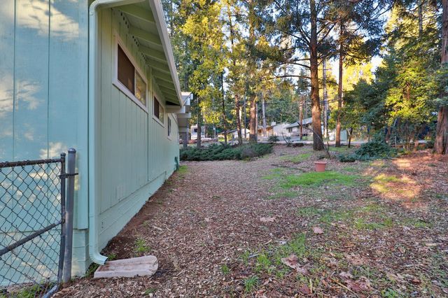 3060 Leaf Cir, Pollock Pines, CA 95726