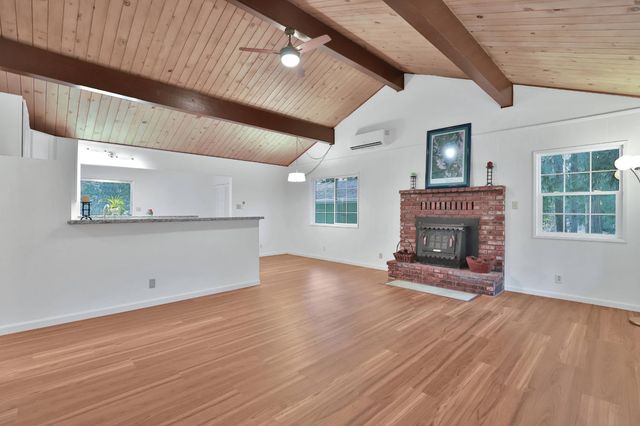 3060 Leaf Cir, Pollock Pines, CA 95726