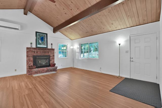 3060 Leaf Cir, Pollock Pines, CA 95726