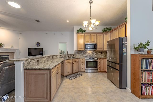 8742 CANOPY OAKS Drive, Jacksonville, FL 32256