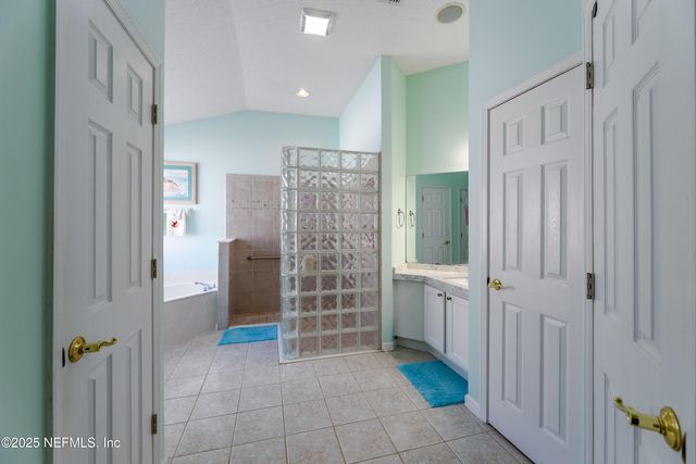 8742 CANOPY OAKS Drive, Jacksonville, FL 32256