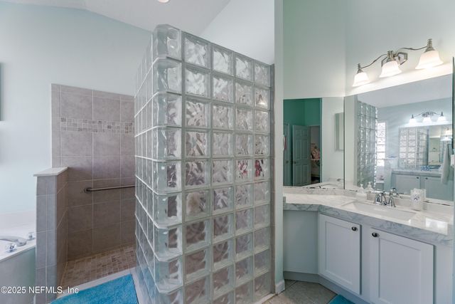 8742 CANOPY OAKS Drive, Jacksonville, FL 32256