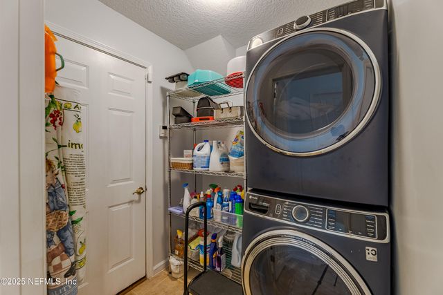 8742 CANOPY OAKS Drive, Jacksonville, FL 32256