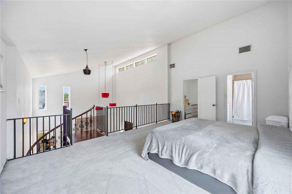Image 22 of property listing at 6515 MAUNA LOA BOULEVARD, Sarasota, FL 34241
