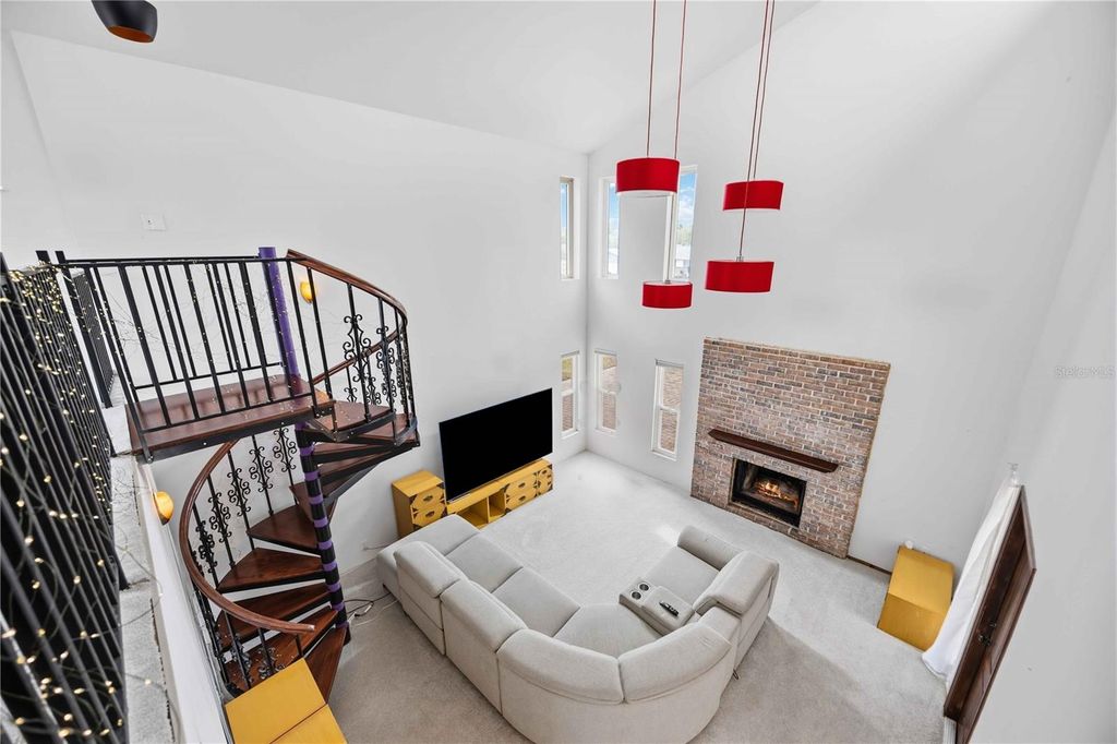 Image 4 of property listing at 6515 MAUNA LOA BOULEVARD, Sarasota, FL 34241