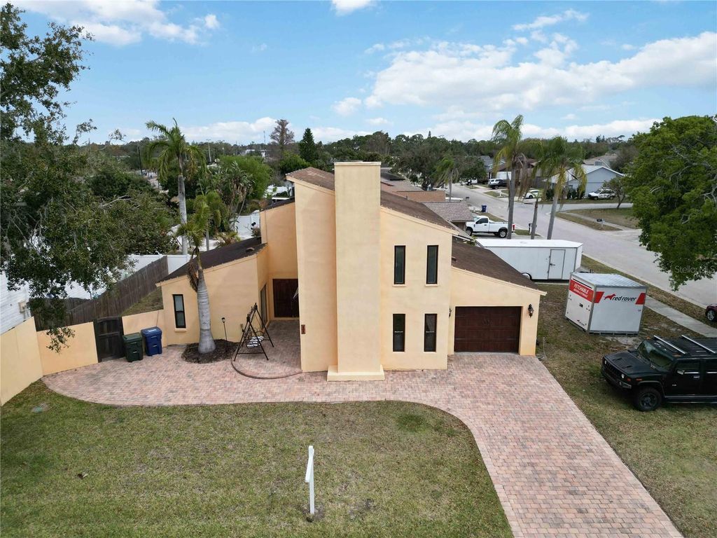 Image 36 of property listing at 6515 MAUNA LOA BOULEVARD, Sarasota, FL 34241
