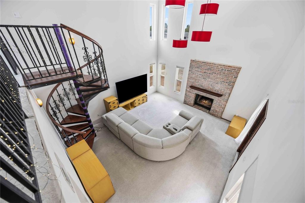 Image 5 of property listing at 6515 MAUNA LOA BOULEVARD, Sarasota, FL 34241