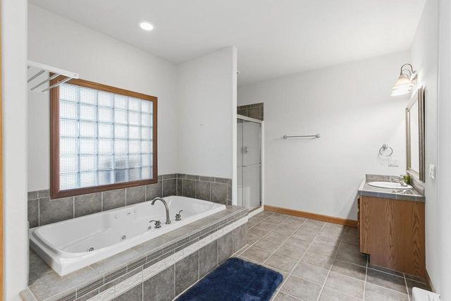 2026 Stonehaven Drive, Sun Prairie, WI 53590