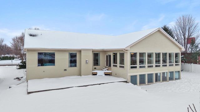 2026 Stonehaven Drive, Sun Prairie, WI 53590