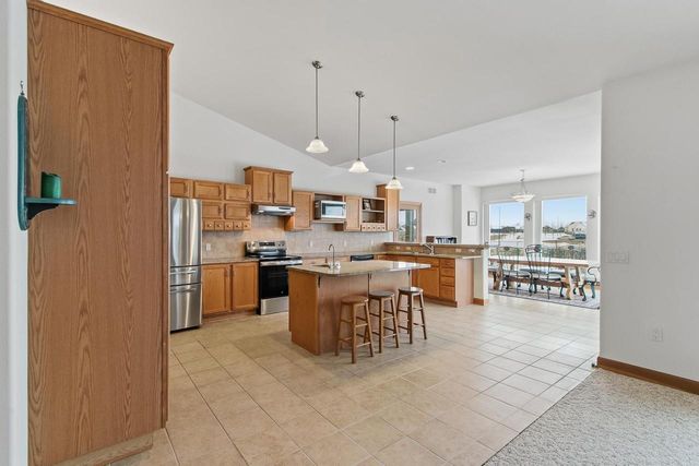 2026 Stonehaven Drive, Sun Prairie, WI 53590