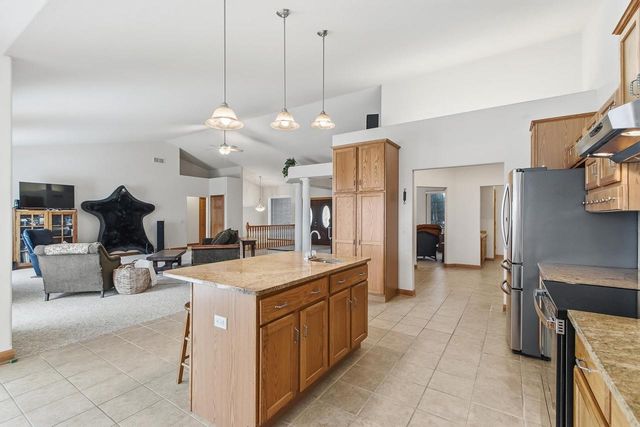 2026 Stonehaven Drive, Sun Prairie, WI 53590